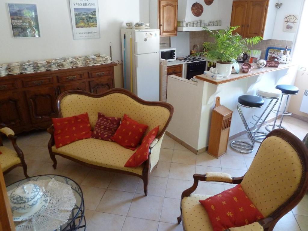Saint-Andiol Les Cigales Bed & Breakfast エクステリア 写真